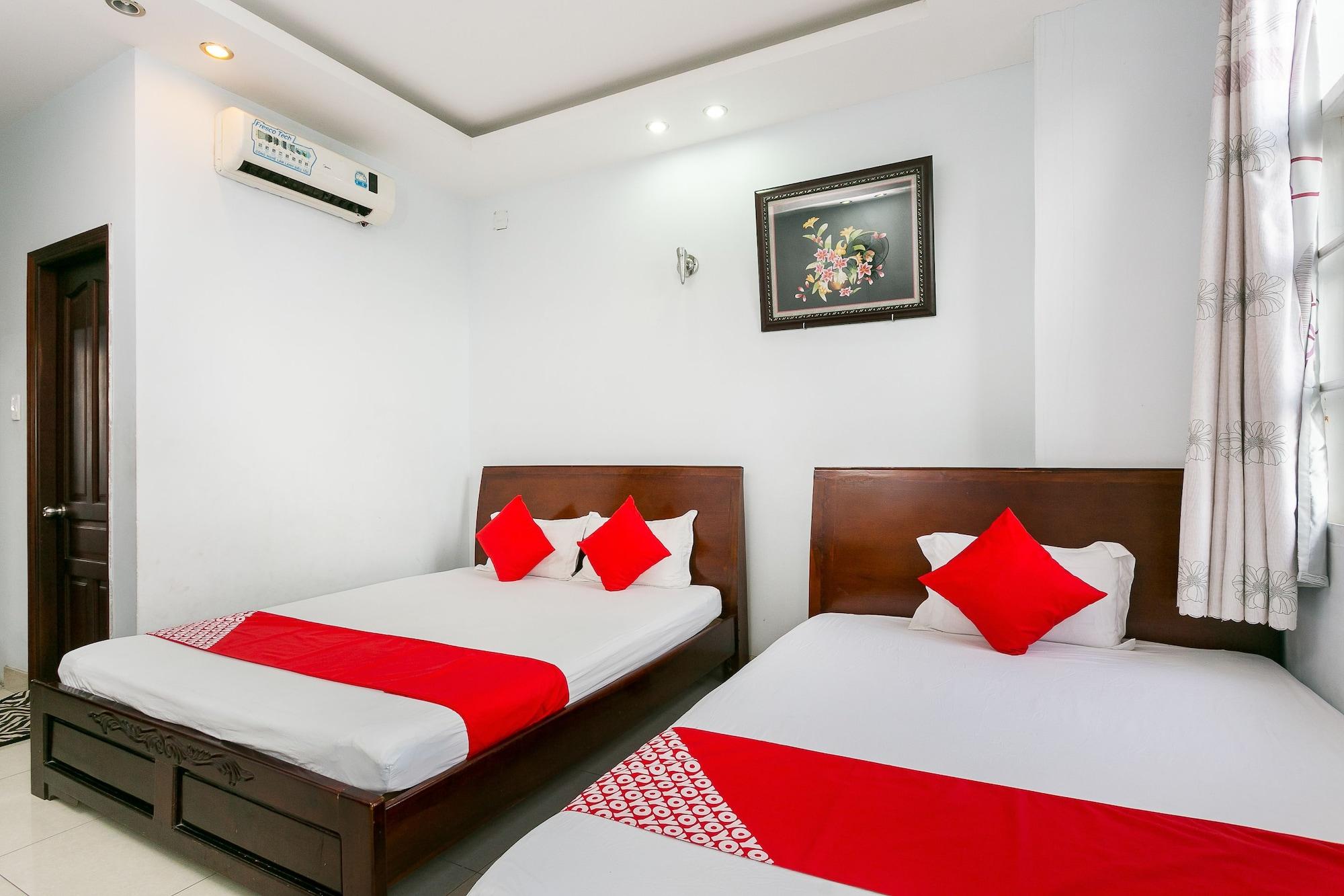 Oyo 130 Tuan Long Hotel Thành Pho Ho Chí Minh Esterno foto